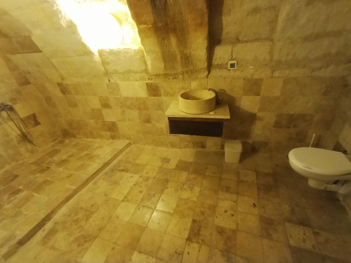 Bathroom 5, Stone Age Mansion, Ürgüp