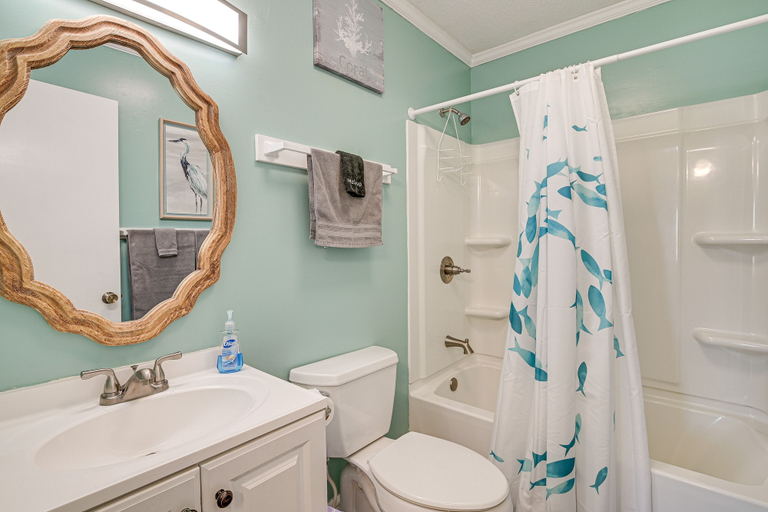 Bathroom 4, Coastal Condo on Beach w/ Community Pool Access!, Georgetown