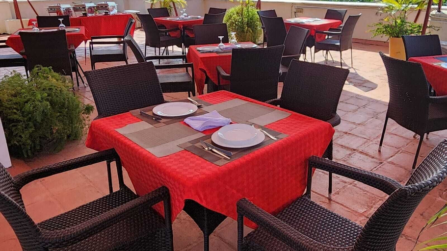 Food & Drinks 4, Lux Suites Diani Airstrip Villas, Msambweni
