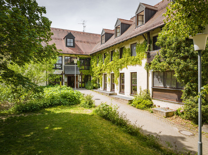 Exterior & Views 2, Jugendherberge Falkenberg, Tirschenreuth