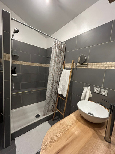 Bathroom 5, Maison Bossanne, Drôme