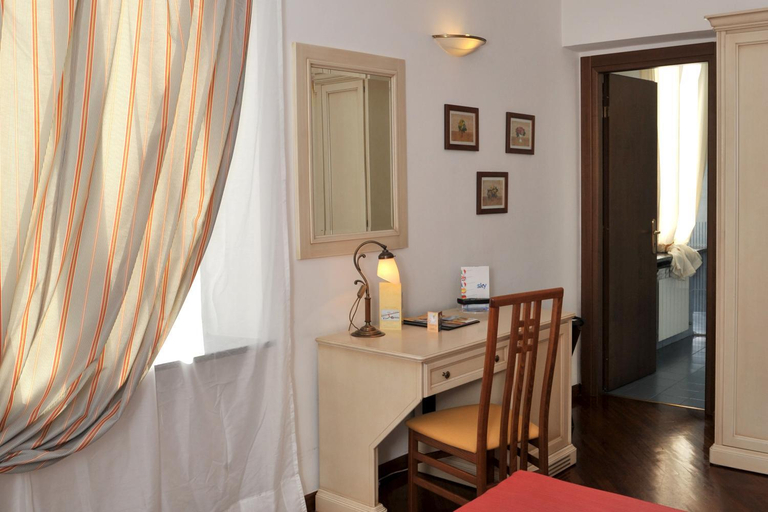 Bedroom 3, Albergo Birra, Genova