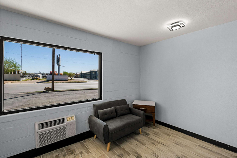 Public Area 3, Rodeway Inn Midland South, Midland
