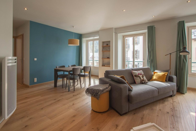 Others 2, Les Aiguilles- Town centre luxury 2 bedroom apartment, Haute-Savoie