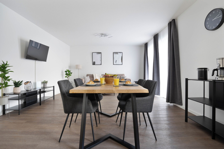 Dining Room 11