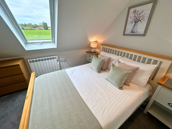 Bedroom 2, New Forest Lodge, Wiltshire