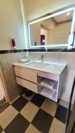 Bathroom 3, LilyPark Lodge, Bojanala