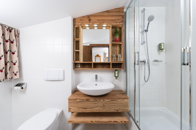 Bathroom, MONDI Bellevue Alm Gastein, Sankt Johann im Pongau