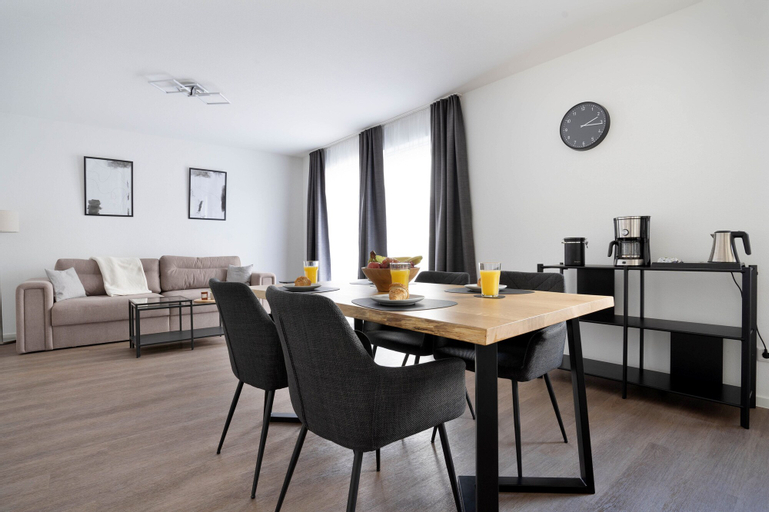 Dining Room 10