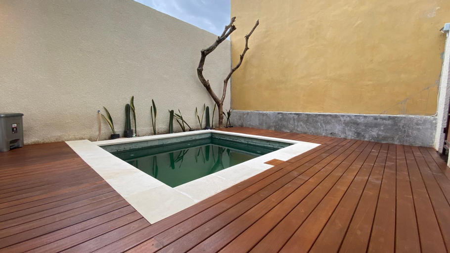 Swimming Pool 9