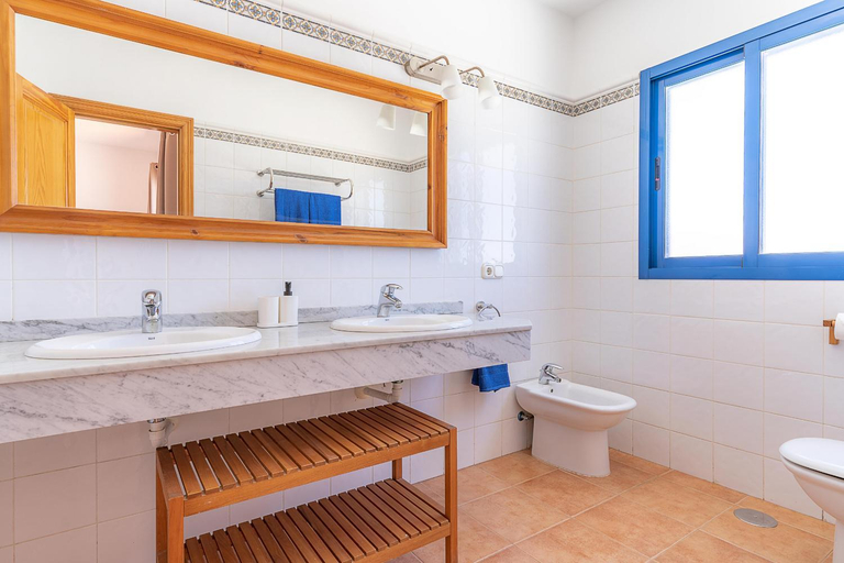 Bathroom 2, VV Mapaluca MiniGolf by HH, Las Palmas