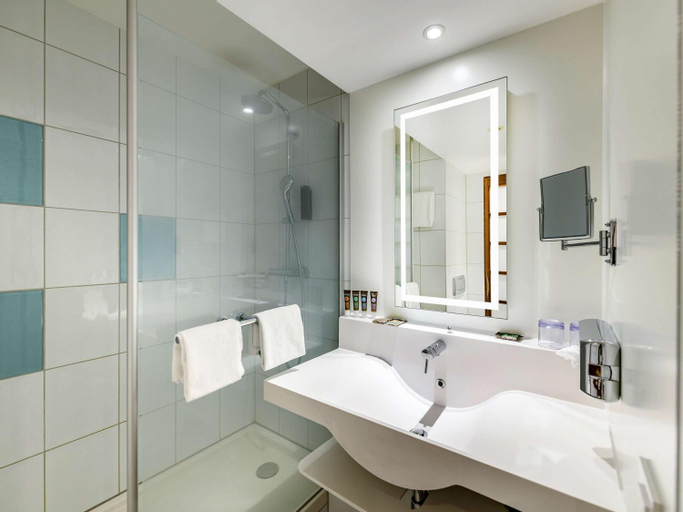 Bathroom 17