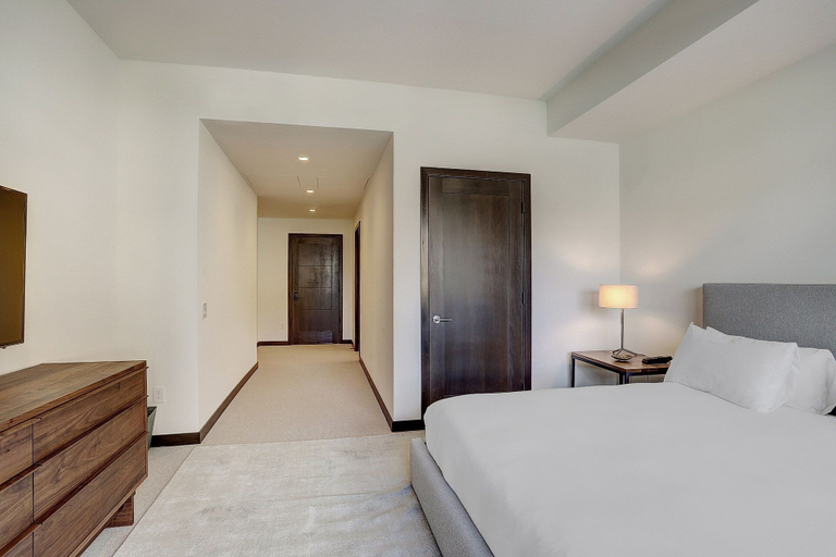 Room 4, The Lion Vail- 4 BR Modern Mountain Luxury by RedAwning, Eagle