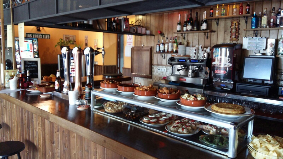 Food & Drinks