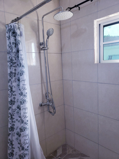 Bathroom 4, Cozy Apartment Greenwood