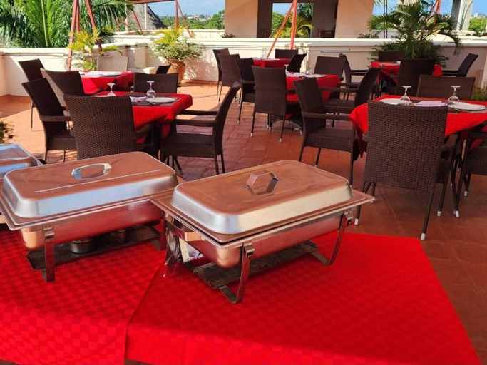 Food & Drinks 5, Lux Suites Diani Airstrip Villas, Msambweni