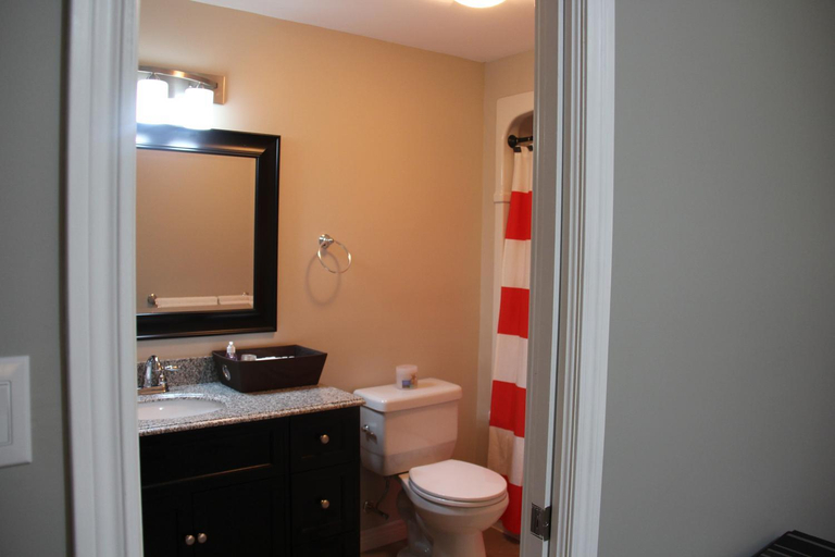 Bathroom 2, Serendib Bed and Breakfast, Queens