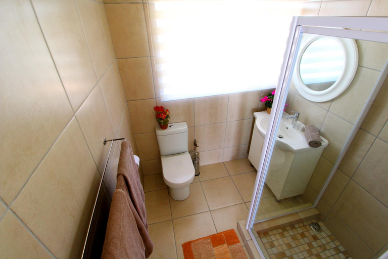 Bathroom 3, Wilger Guesthouse, City of Tshwane