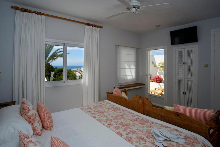 Bedroom 3, miKasa Agua Amarga & SPA, Almería