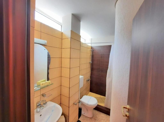 Bathroom 3, Tomis Hotel Neptun, Mangalia