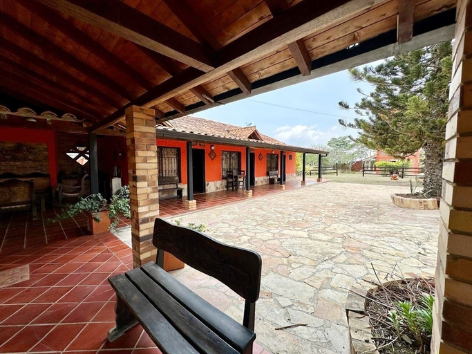Others 3, Hotel Cristo Rey Campestre, Los Santos