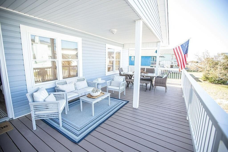Balcony 4, Blue Crab Cottage 4 Bedroom Home by RedAwning, Brunswick