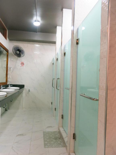 Bathroom 5, Metro Pratunam Boutique Hotel, Ratchathewi
