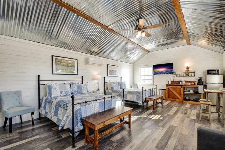 Food & Drinks 5, The Windmill-breathtaking Hill Country Views!, Gillespie
