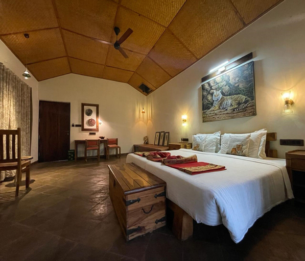 Bedroom 3, Tathastu Bandhavgarh, Umaria