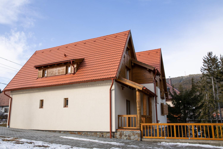 Others 4, Casa Bogat Haz, Siculeni