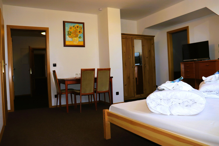 Bedroom, Hotel Restaurant Schwarzes Ross, Erzgebirgskreis