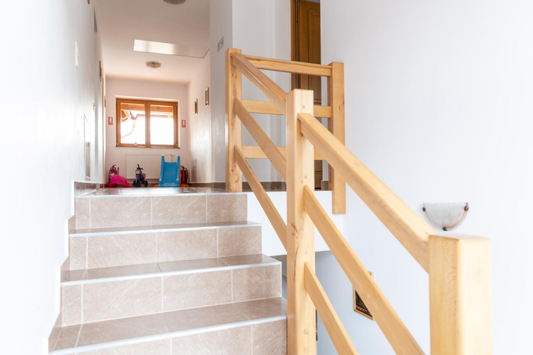 Others 5, Casa Bogat Haz, Siculeni