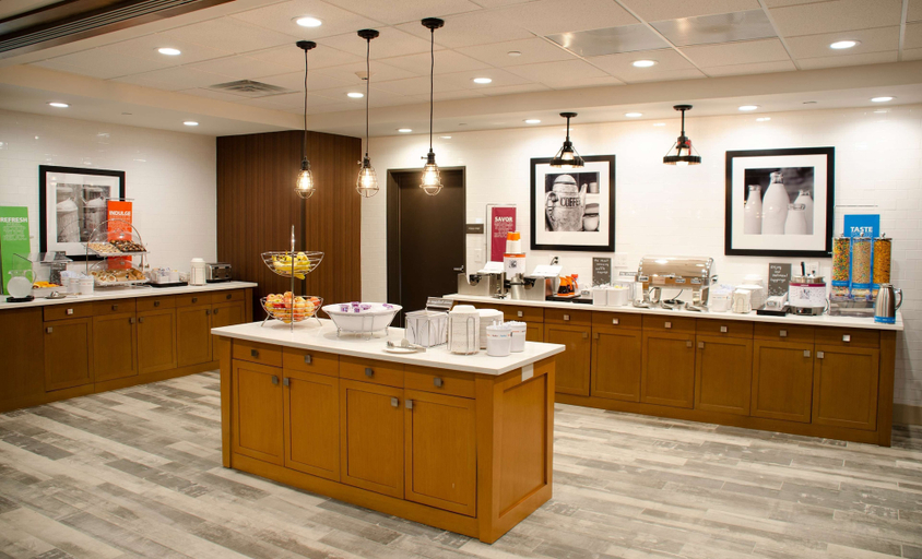 Food & Drinks 5, Hampton Inn Lebanon, Lebanon