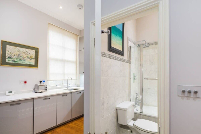 Bathroom 4, Traditional 1 Bed Apartment, Pimlico, London