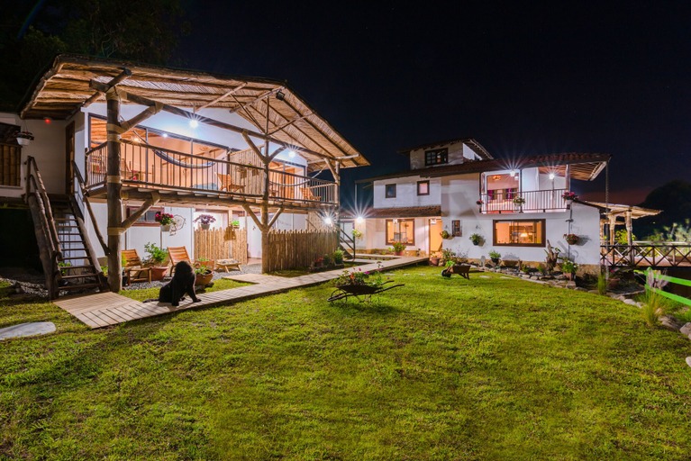 Exterior & Views