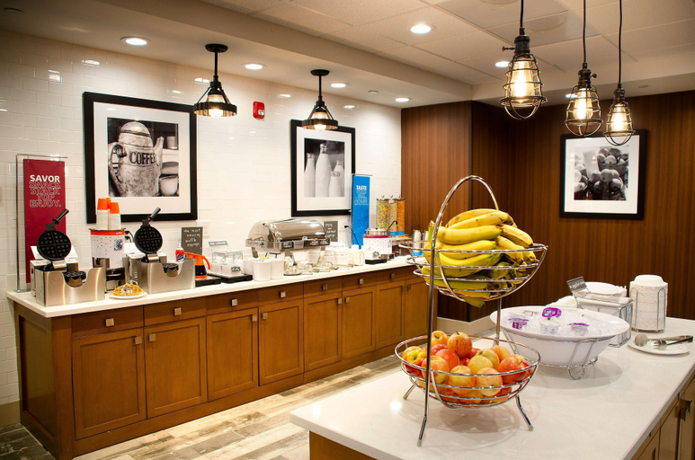 Food & Drinks 5, Hampton Inn Lebanon, Lebanon