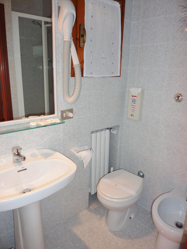 Bathroom 2, Primettahouse, Siena