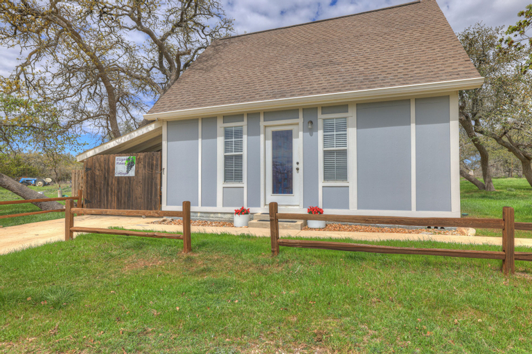 Exterior & Views 1, The Elizabeth Cottage, Kendall