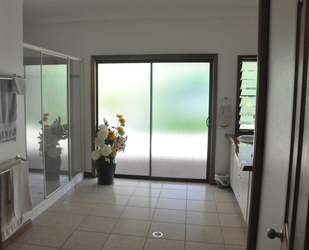 Bathroom 4, Magnetic Island Bed and Breakfast, Magnetic Island
