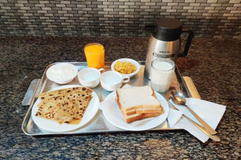 Food & Drinks, Goroomgo You and Me Mallital Nainital, Nainital