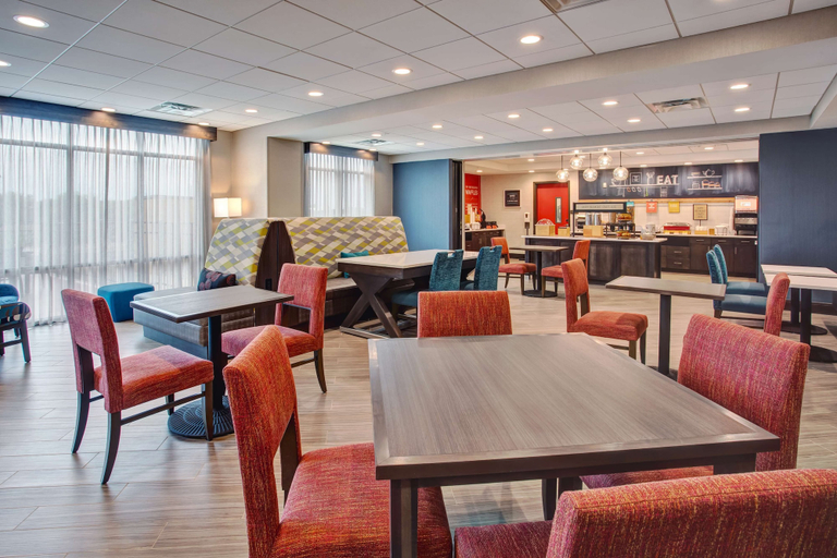 Food & Drinks 5, Hampton Inn Union City, Obion