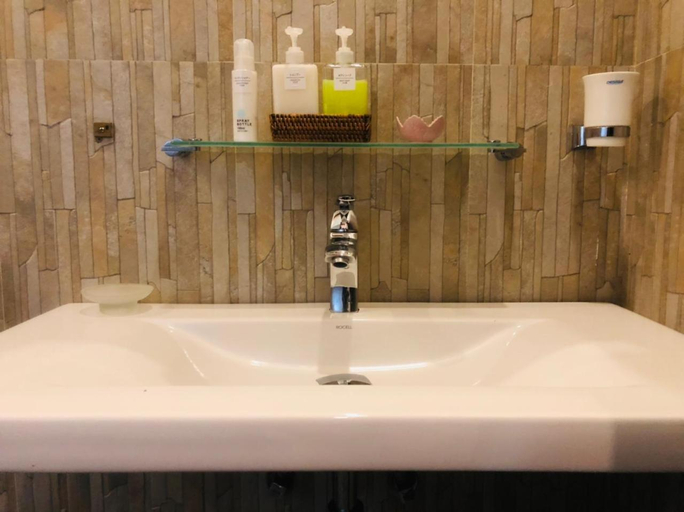 Bathroom 3, The Green Edge, Dambulla