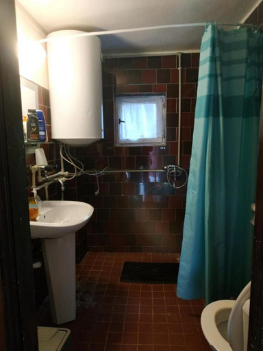 Bathroom, LUCKY Kitten, Poprad