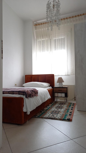 Bedroom 2, Isabel's B&B, Tiranës