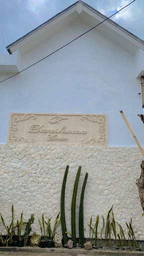 Exterior 8
