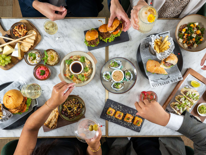 Food & Drinks 11