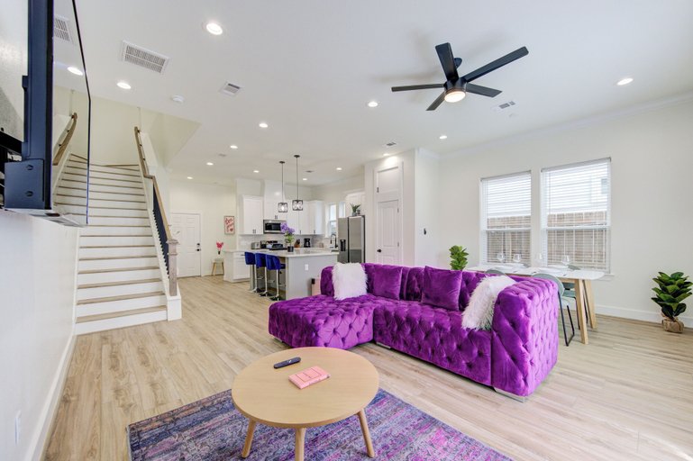 Others 4, Prime EADO 4 BR Downtown Houston, Houston