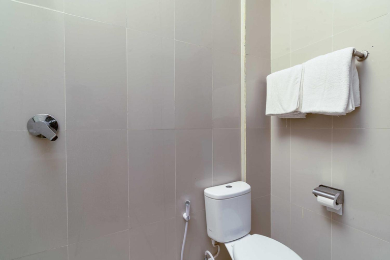 Bathroom 10