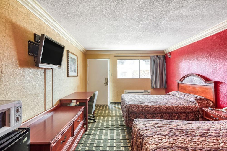 Bedroom 2, Budget Inn and Suites, Acadia