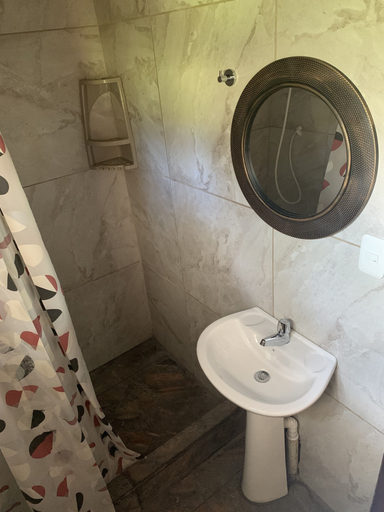 Bathroom 4, Quindanna, Quijos